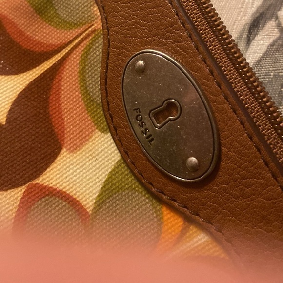 VINTAGE FOSSIL WRISTLET 6” x 3” PRETTY FLORAL - Picture 5 of 7